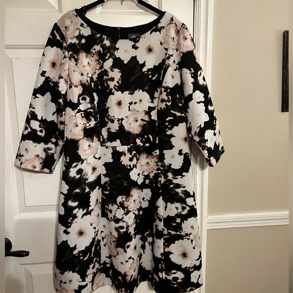 Vince Camuto Floral Dress, 16W: B1 - Picture 9 of 11